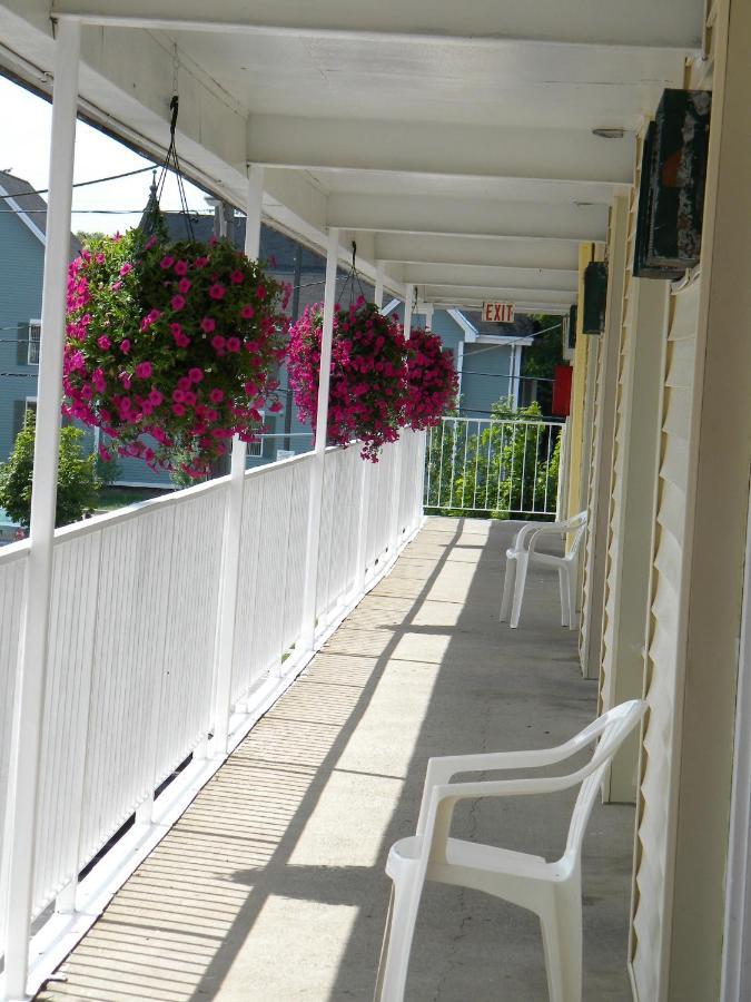 Fairway Inn By The Falls ไนแอการาฟอลส์ ภายนอก รูปภาพ