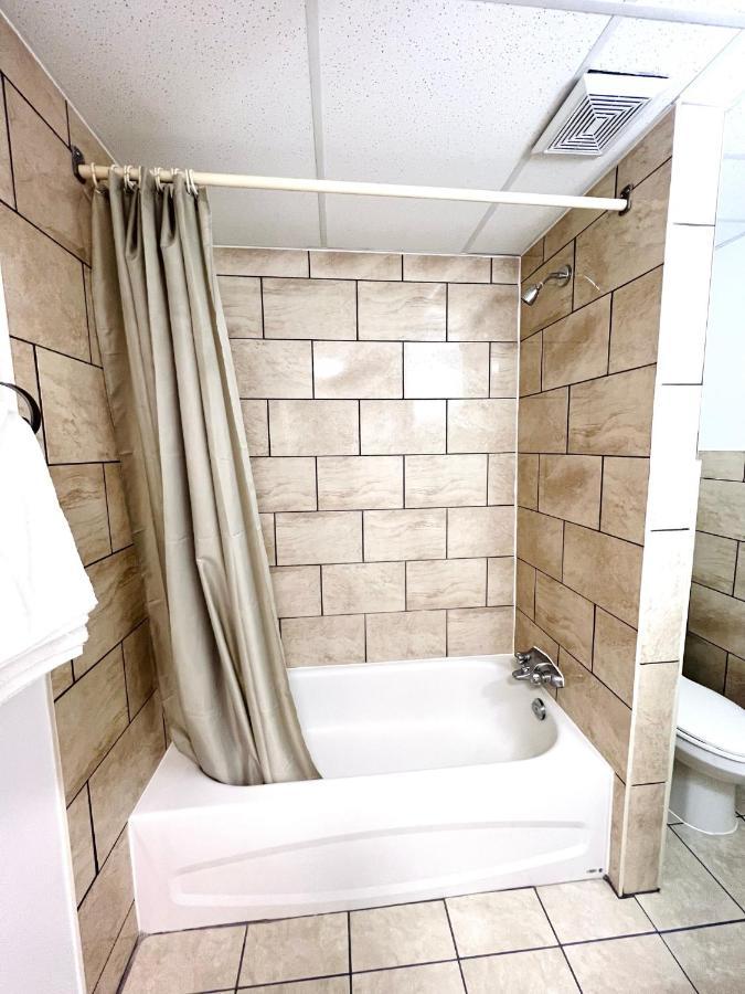 Fairway Inn By The Falls ไนแอการาฟอลส์ ภายนอก รูปภาพ