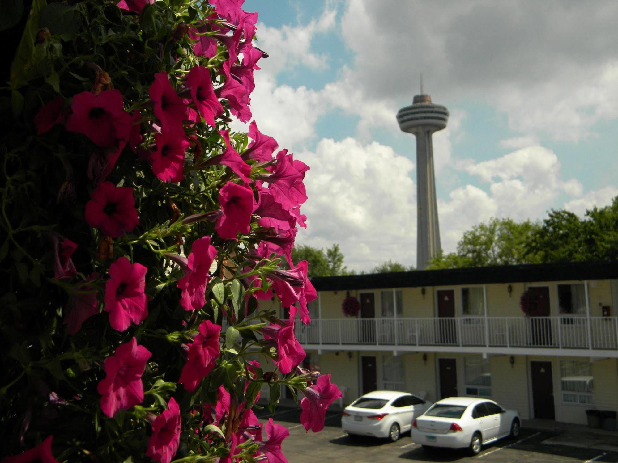 Fairway Inn By The Falls ไนแอการาฟอลส์ ภายนอก รูปภาพ